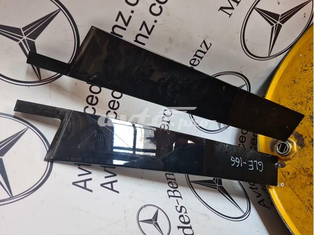 Накладка задніх дверей, правих, вертикальних A1666900487 MERCEDES