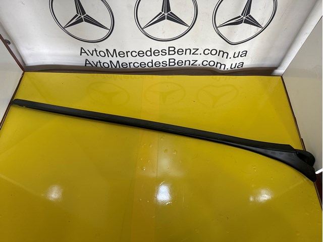Молдинг вітрового скла лівий A1666901180 MERCEDES