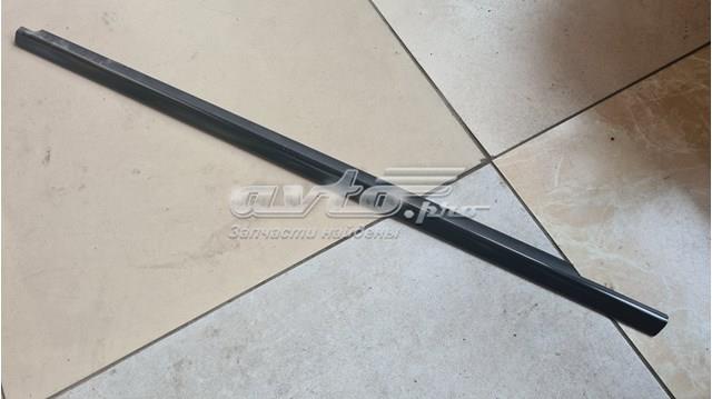 Скло та ущільнення вітрового скла (деталі) A1667250165 MERCEDES