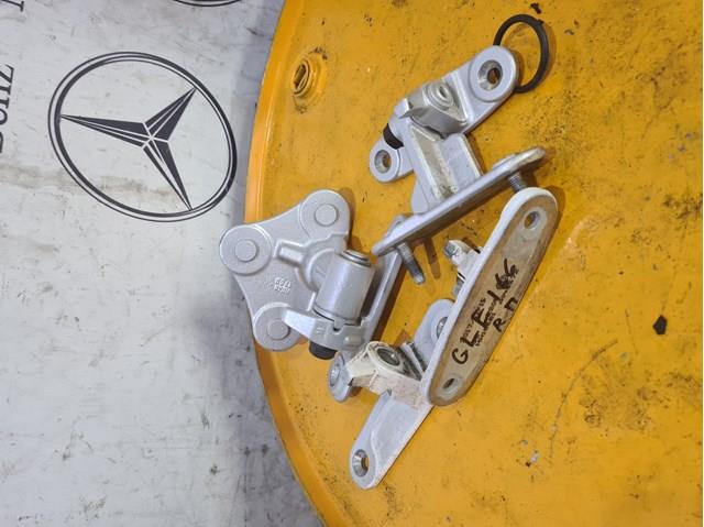 Петля задніх дверей, лівих A1667300337 MERCEDES