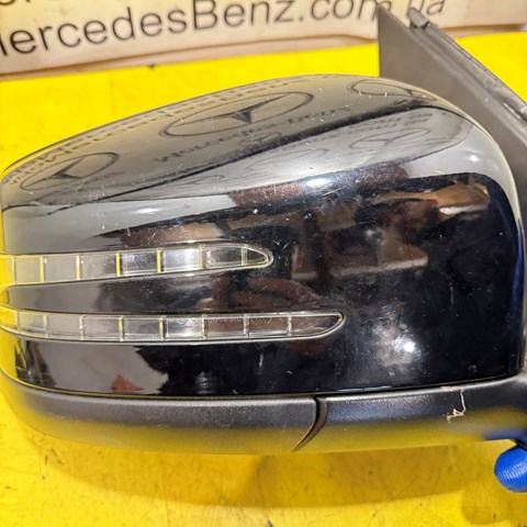 Накладка правого бокового дзеркала A1668100101 MERCEDES