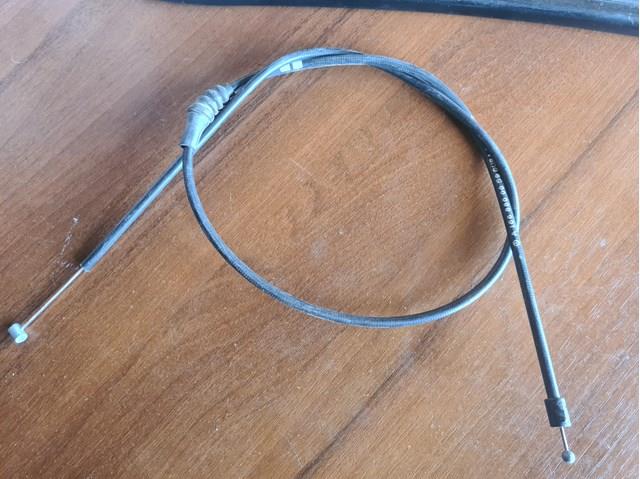 Трос замка капота A1668800059 MERCEDES