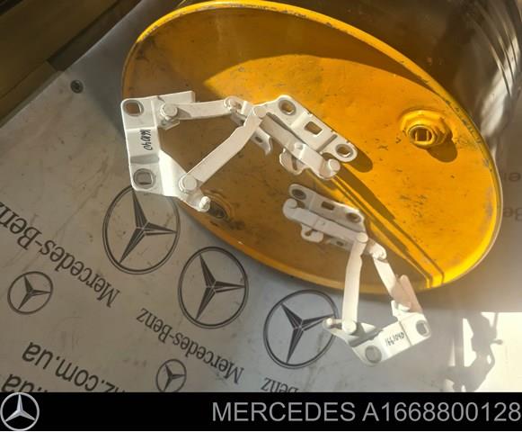 Шарнір капота лівий A1668800128 MERCEDES