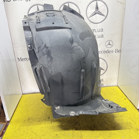 Підкрилок переднього крила, правий передній A1668802705 MERCEDES