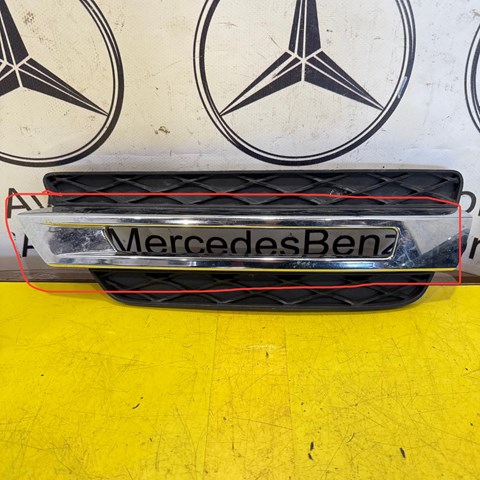 Молдинг бампера переднього, лівий A1668845322 MERCEDES