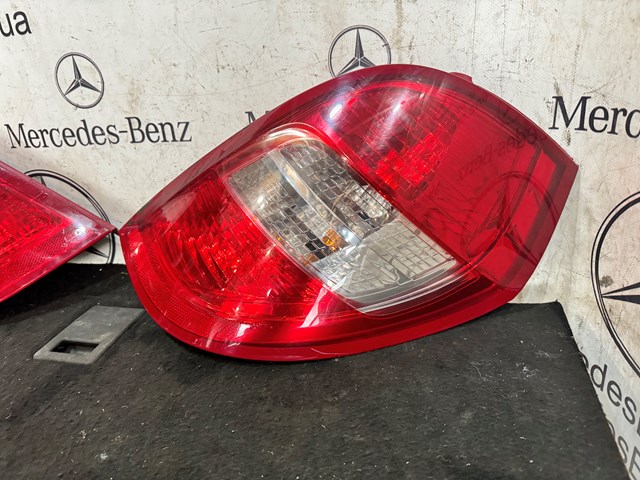 Задній правий стоп A1698202864 MERCEDES