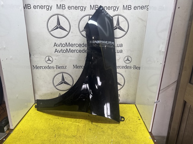 Ліве переднє крило A1698800518 MERCEDES