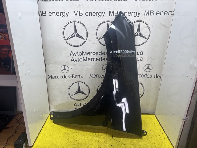 Переднє ліве крило A1698800918 MERCEDES