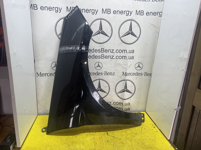 Переднє праве крило A1698801018 MERCEDES