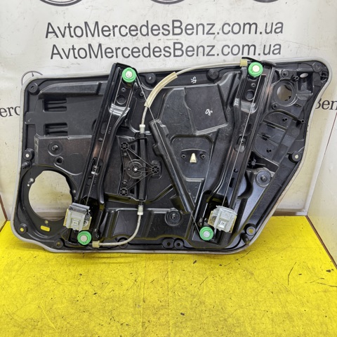 Склопідйомник передньої лівої двері A1767200179 MERCEDES
