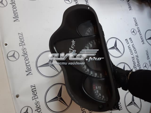 Приладова дошка-щиток приладів A2035401947 MERCEDES