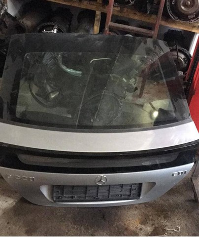Двері багажника A2037400809 MERCEDES