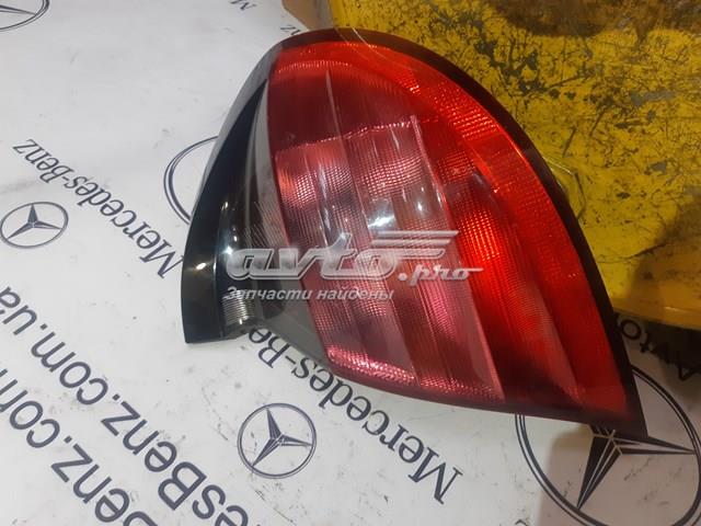 Задні ліхтарі A2038200664 MERCEDES