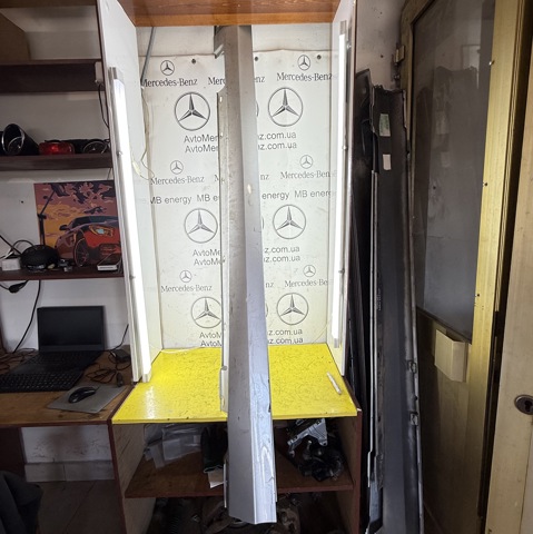 Накладка зовнішня (молдинг) порога, лівий A2046980354 MERCEDES