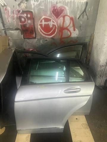 Двері задні A2047300305 MERCEDES