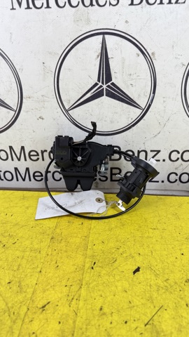 Замок багажника A2047500485 MERCEDES