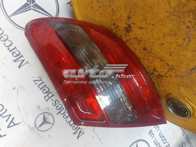 Ліхтар задній правий A2048203064 MERCEDES
