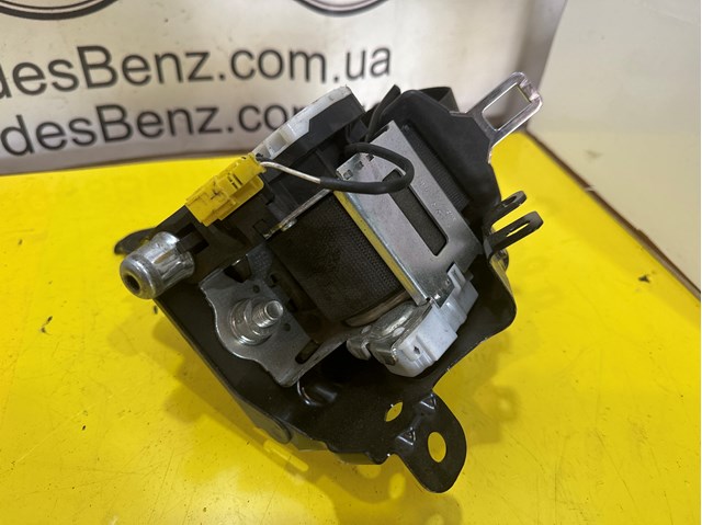 Пасок безпеки задній лівий A2048600785 MERCEDES