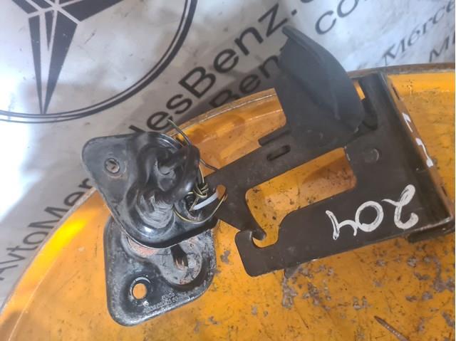 Замок кришки капота A2048800560 MERCEDES