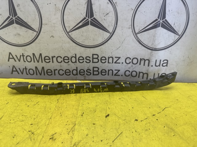 Напрямна заднього бампера, права A2048800630 MERCEDES