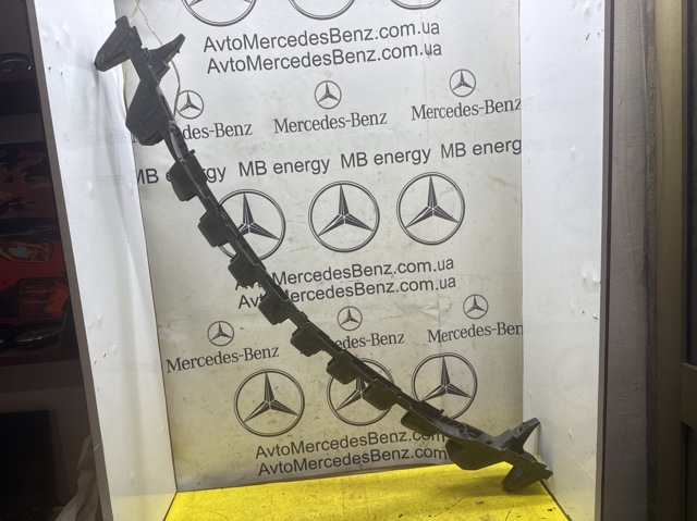 Кронштейн бампера переднього, центральний A2048854065 MERCEDES