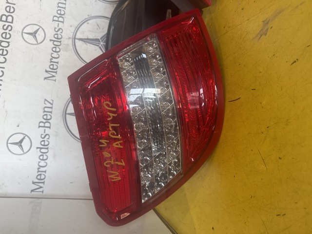 Задня ліва фара A2049069502 MERCEDES