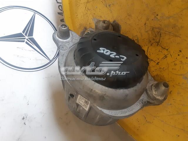 Ліва опора двигуна A2052406617 MERCEDES