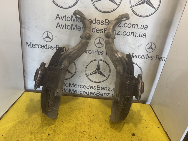 Вісь передня і поворотні кулаки A2053323800 MERCEDES