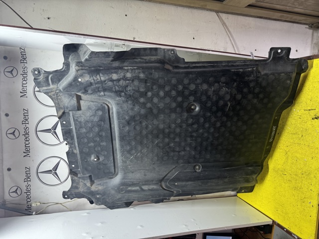 Захист двигуна задній A2055200423 MERCEDES