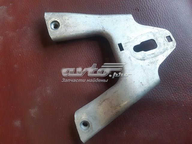 Кронштейн кріплення бампера переднього правий A2056204100 MERCEDES