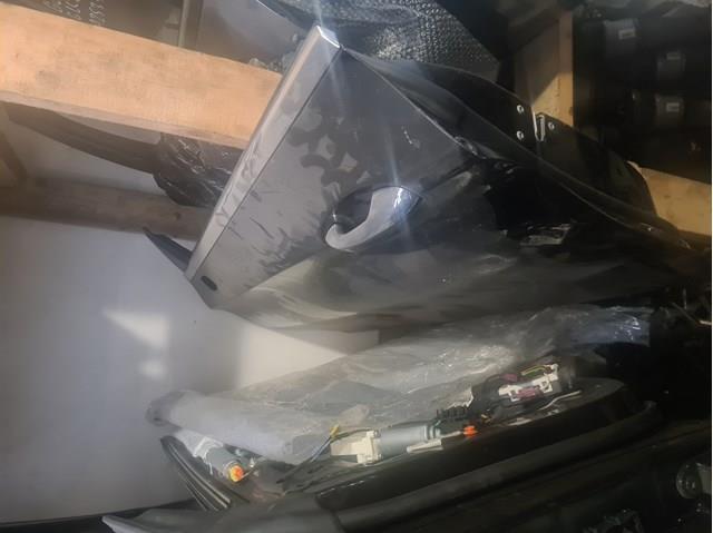 Дверка передня права A2057209826 MERCEDES