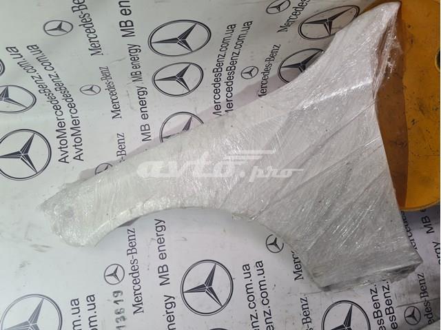 Ліве переднє крило A2058800118 MERCEDES
