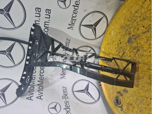 Напрямна заднього бампера, права A2058800630 MERCEDES