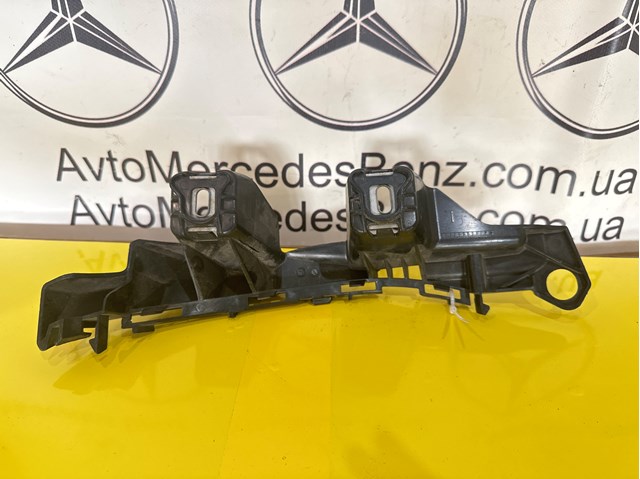 Кріплення бамера ліве A2058850365 MERCEDES