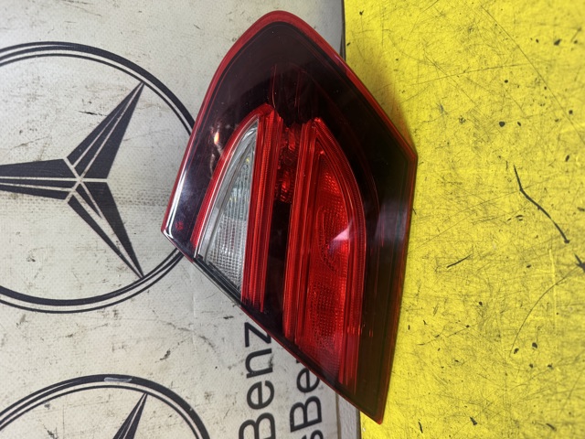 Ліхтар задній правий A2059066800 MERCEDES
