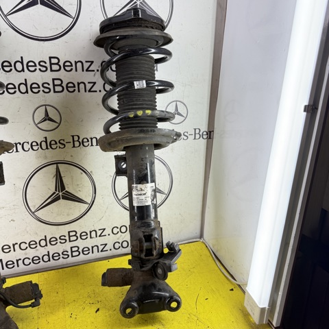 Стійка передня права A2073231400 MERCEDES