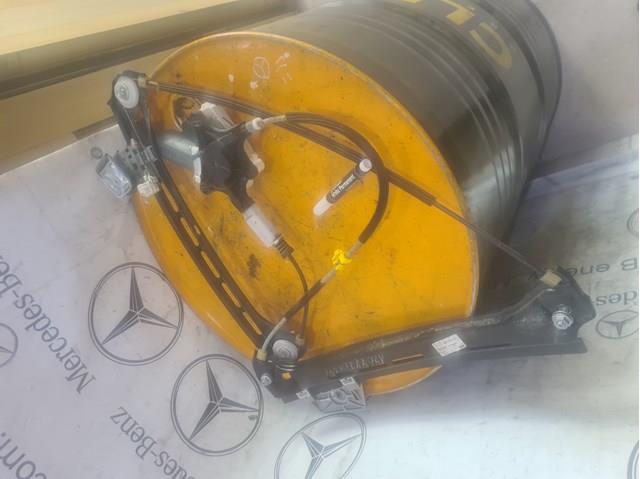 Механізм стеклопідйомника водійських дверей A2077200346 MERCEDES