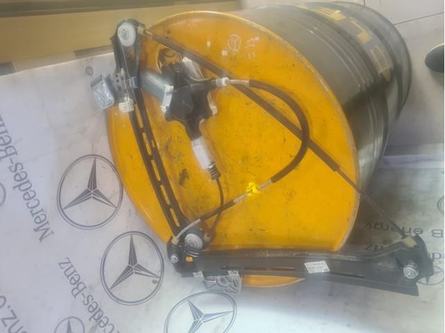 Двигун склопідіймача двері передньої, лівої A2078200342 MERCEDES