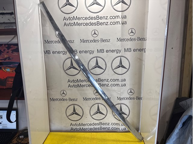Молдинг заднього бампера, центральний A2108800336 MERCEDES
