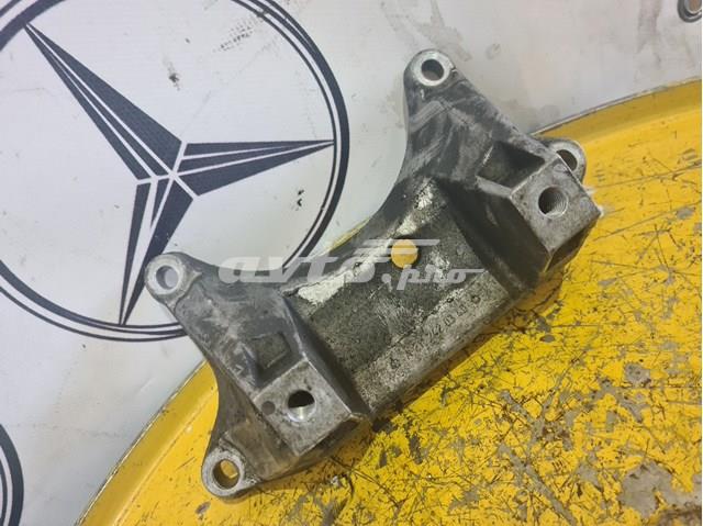 Кронштейн подушки КПП A2112420340 MERCEDES
