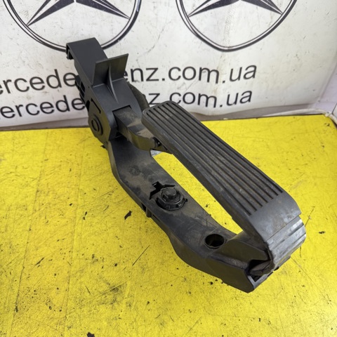 Педаль газу (акселератора) A2113000904 MERCEDES