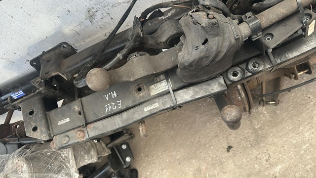 Траверс фаркопа A2113100704 MERCEDES