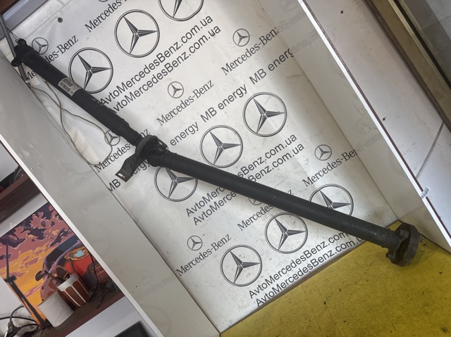 Вал карданний задній A2114107906 MERCEDES