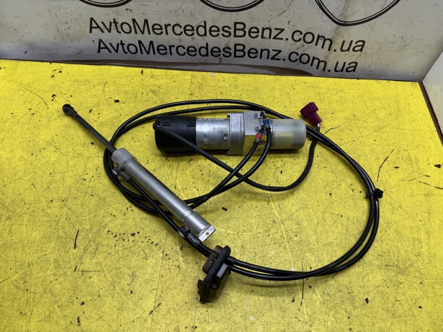 Амортизатор кришки багажника / двері 3/5-ї задньої A2118000948 MERCEDES