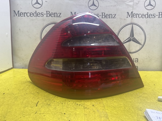 Задня ліва фара A2118200564 MERCEDES