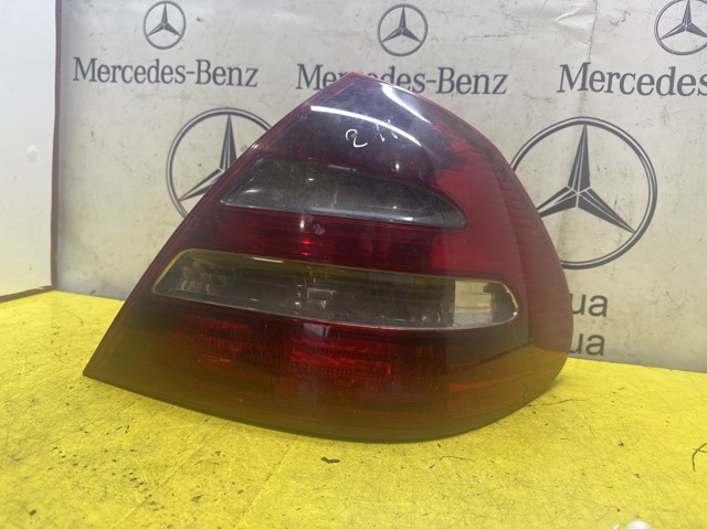 Ліхтар задній правий A2118200664 MERCEDES