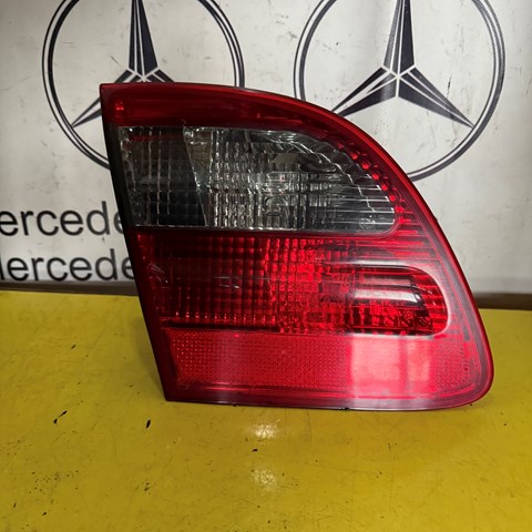Задня ліва внутрішня фара A2118202964 MERCEDES