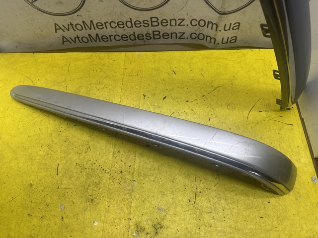 Накладка бампера заднього, права A2118800412 MERCEDES