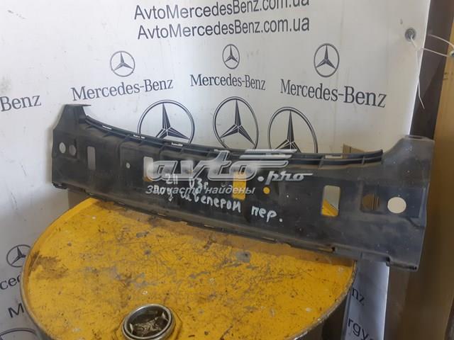 Mercedes накладка на бампер A2118800752