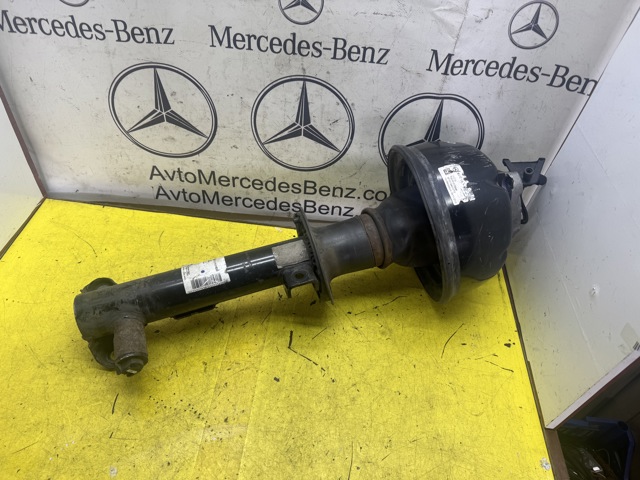 Стійка передня права A2123201838 MERCEDES